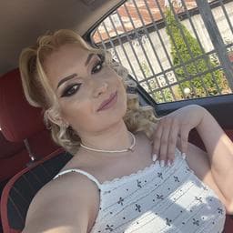 Alexandra A poza de pe Taskuri.ro