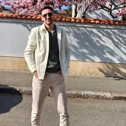 George T poza de pe Taskuri.ro