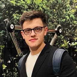 Razvan stefan M poza de pe Taskuri.ro