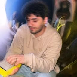 Valentin S poza de pe Taskuri.ro