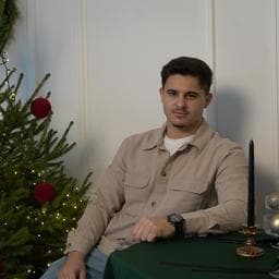 Vlad I poza de pe Taskuri.ro