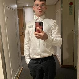 Adrian S poza de pe Taskuri.ro