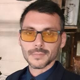 Cristian T poza de pe Taskuri.ro