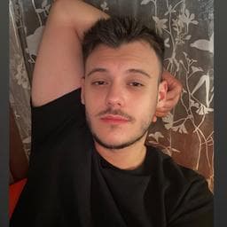 Mihnea G poza de pe Taskuri.ro