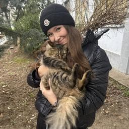 Adela V poza de pe Taskuri.ro