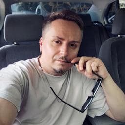 Razvan M poza de pe Taskuri.ro