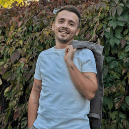 Ștefan Z poza de pe Taskuri.ro