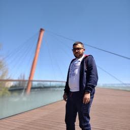 Andrei T poza de pe Taskuri.ro