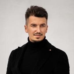 Madalin C poza de pe Taskuri.ro