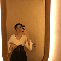 Alexandra Z. Taskuri.ro