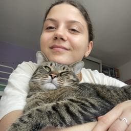 Ioana M poza de pe Taskuri.ro